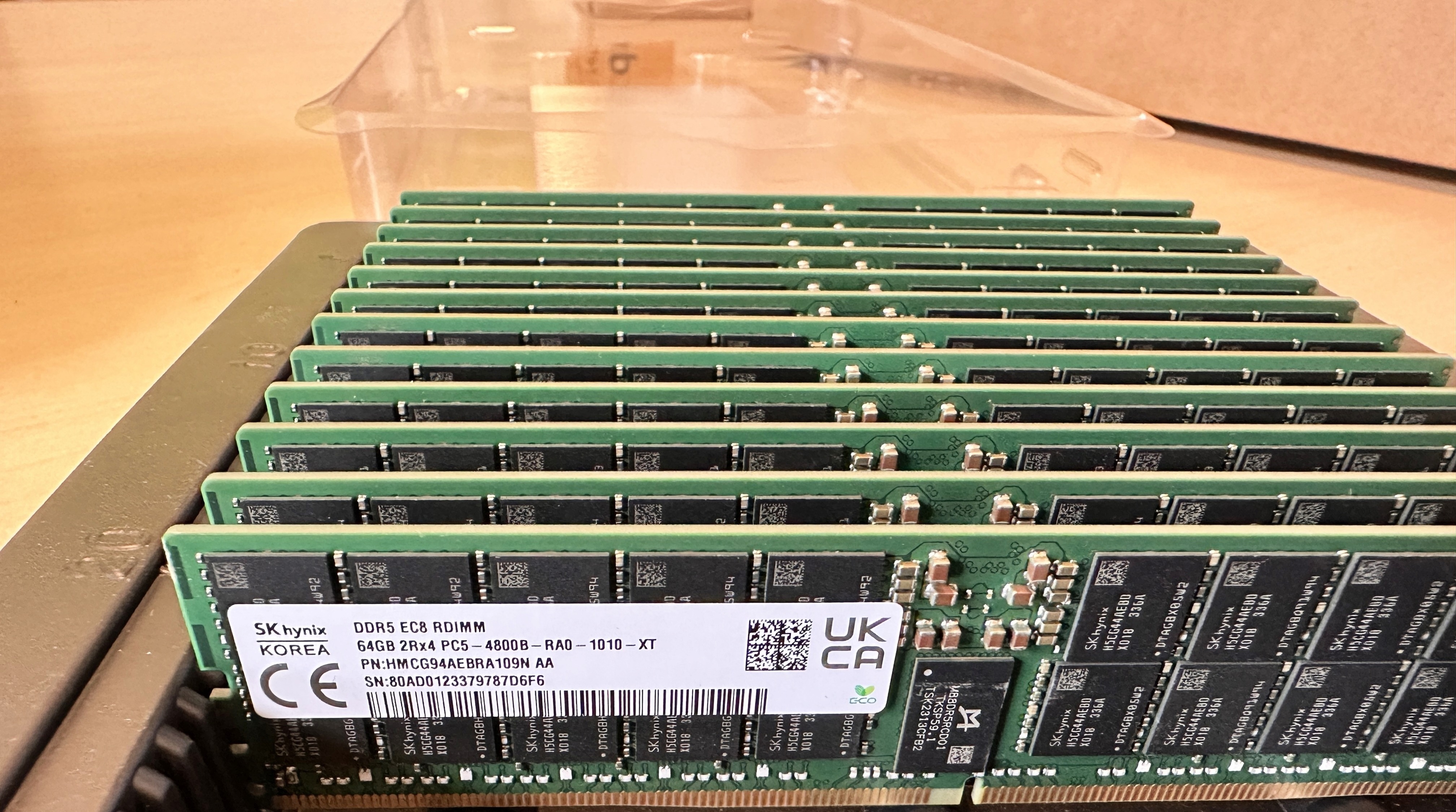 SKhynix HMCG94AEBRA109N AA 12x64GB 768GB KIT